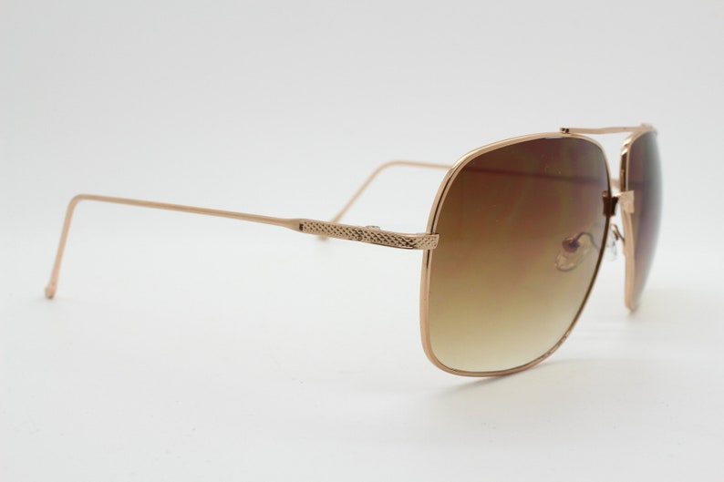 Y2K vintage square aviator sunglasses. Gold gloss metal frame 70s style aviators with sizzling brown graduating lenses. 2000s. Unused NOS image 6