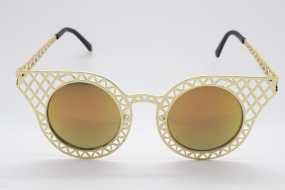 Y2K Vintage Metal Cat Eye Sunglasses. Women display picture 3