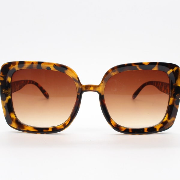 Lunettes de soleil carrées vintage Y2K. Cadre de style tortue épaisse des années 70 pour femmes avec lentilles ambrées graduées. BNWT des années 2000