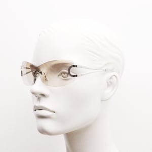 Y2K vintage visor sunglasses. 2000&#39;s brown wraparound mono lens shield design with looped chrome temples. 00s uber fashion mini mask NOS