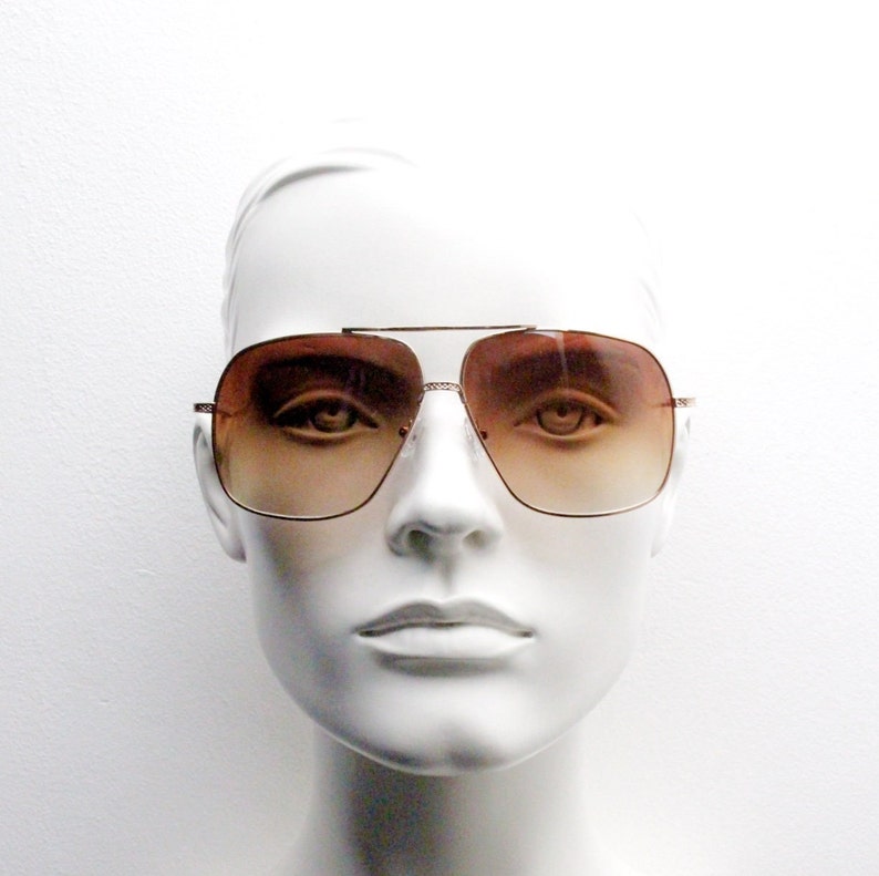 Y2K vintage square aviator sunglasses. Gold gloss metal frame 70s style aviators with sizzling brown graduating lenses. 2000s. Unused NOS image 7