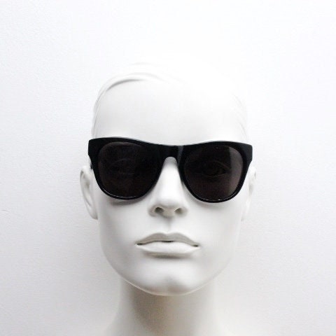 Linda Farrow Collaborations Sunglasses With LUELLA. Limited  display picture 3