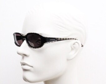 Burberry 90s Vintage Rectangular Sunglasses Model 8334/S Made by