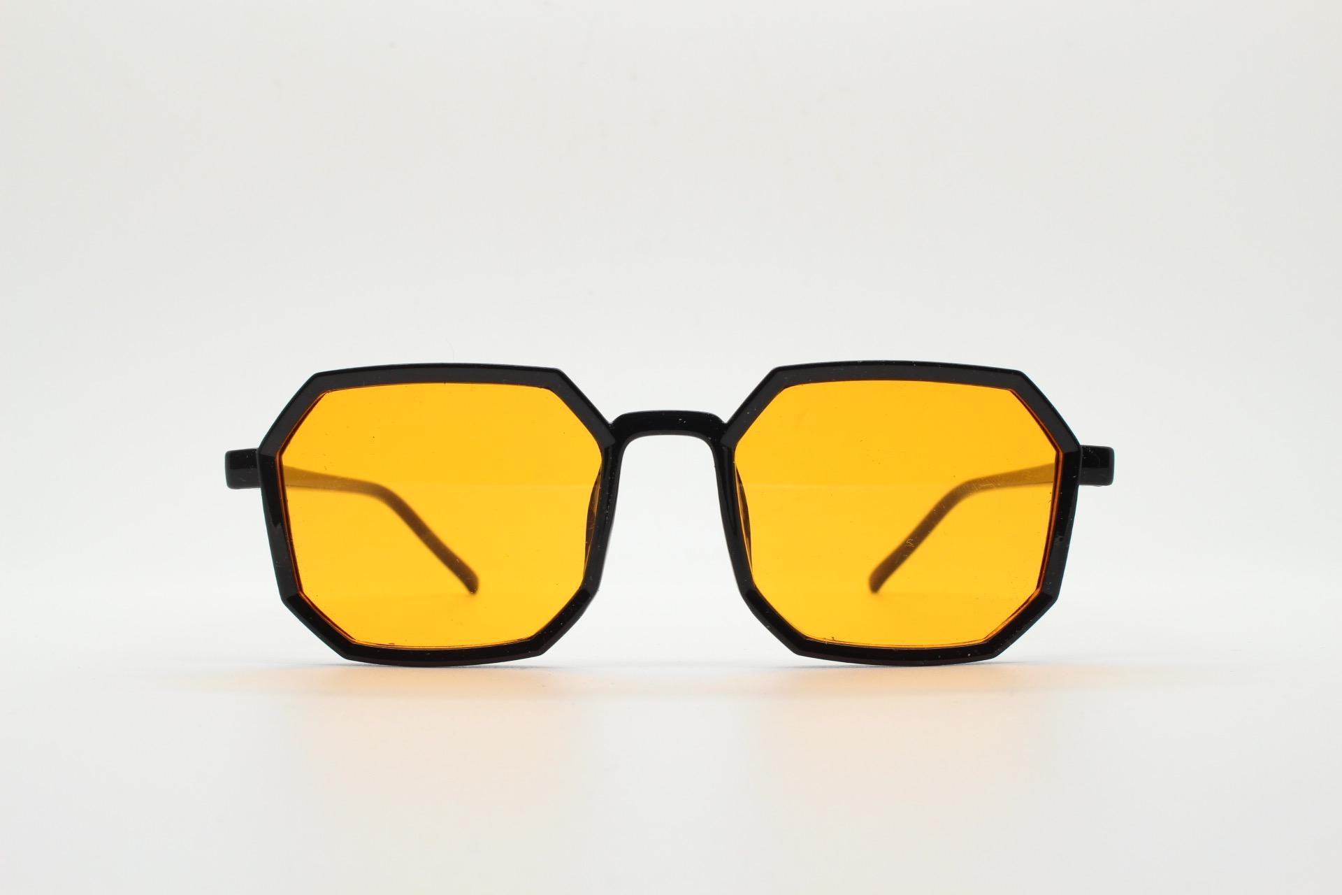 Y2K Vintage Square Aviator Sunglasses. Classic 70s Style Aviators