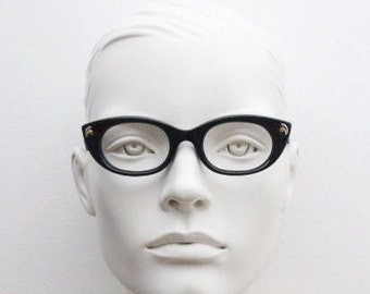 Kirk Originals kattenbril. Kleine zwarte, glanzende acetaat optische monturen voor dames. RX-bril op sterkte. NOS. Rockabilly pin-up