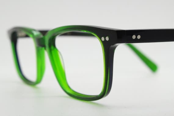 Green rectangular low profile wayfarer design eye… - image 1