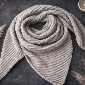 Ilvy triangular scarf – knitting pattern PDF, German & English, beginner-friendly