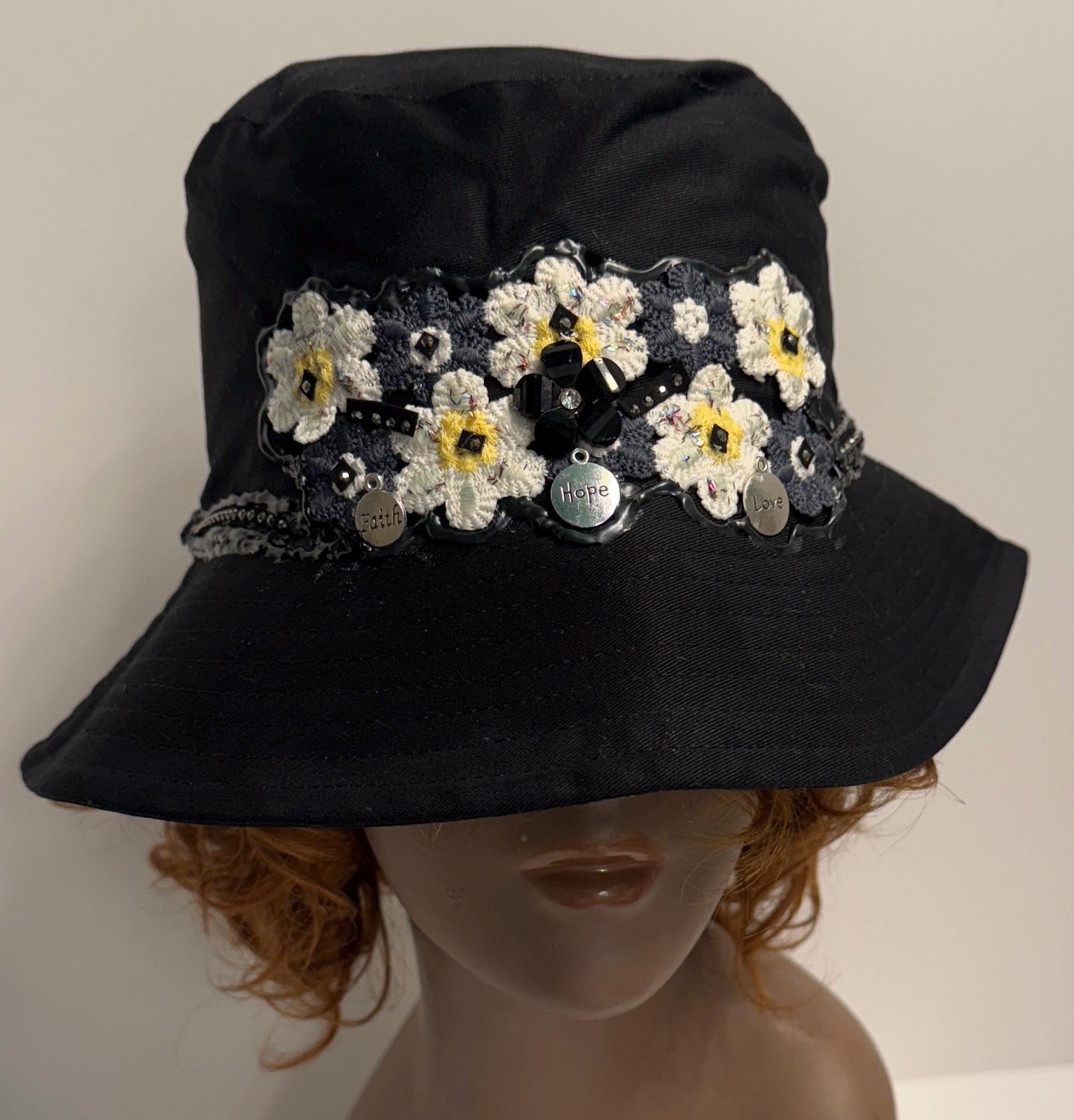 美しい黒の花柄バケットハット - Etsy 日本