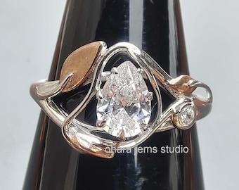 Pear Moissanite Leaf Ring, Pear Cut Moissanite Ring, Pear Cut Unique Ring, Leaf engagement ring, Two Tone ring, Antique Design Diamond Ring