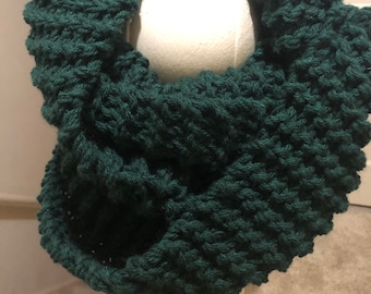 Chunky Hand knitted Infinity Scarf in Hunter Green