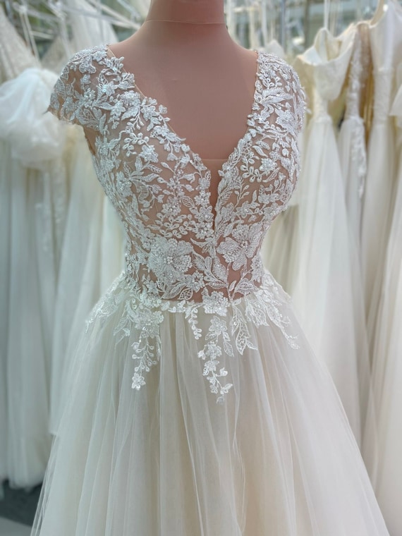 Elegant Wedding Dress, Sleek Wedding Dress, Corset Wedding Dress, Clasic Wedding Dress, Rustic Wedding Dress, Open Back Wedding Dress - Etsy Elegant Wedding Dress, Sleek Wedding Dress, Corset Wedding Dress, Clasic Wedding Dress, Rustic Wedding Dress, Open Back Wedding Dress - Etsy