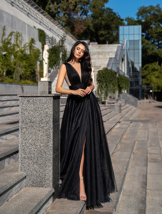 black dress with slit