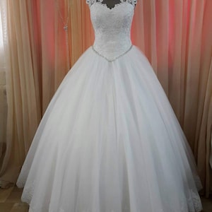 Elegant Wedding Dress,Wedding Dress Off The Shoulder, Wedding Dress A-Line,  Wedding Dress Lace, Ivory Bridal Gown