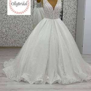 Elegant Wedding Dress,Wedding Dress Off The Shoulder, Wedding Dress A-Line, Wedding Dress With Train, Wedding Dress Lace, Bridal Gown