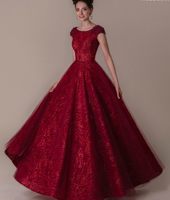 G158, Red Ball Gown One Shoulder, Size (XS-30 to L-38) – Style Icon  www.dressrent.in