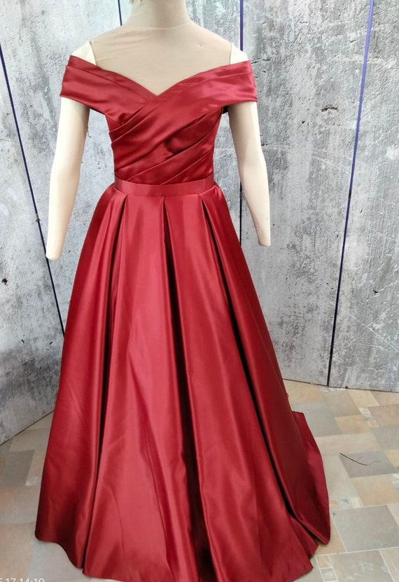 Tulle Off-the-shoulder A-line Formal & Evening Dress with Ceinture Tulle Off-the-shoulder A-line Formal & Evening Dress with Ceinture