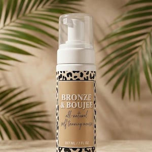 All-Natural Self Tanning Kit | Mousse, Powder, Mitt & Brush image 3