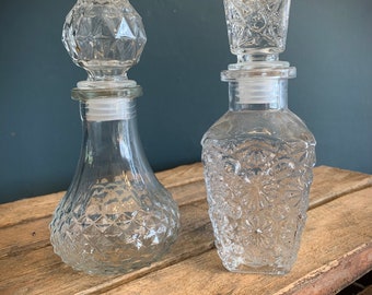 Elegant Pressed Glass Decanters | Ideal for Weddings | Bud Vase | Wedding Centrepiece | Available in 2 Styles