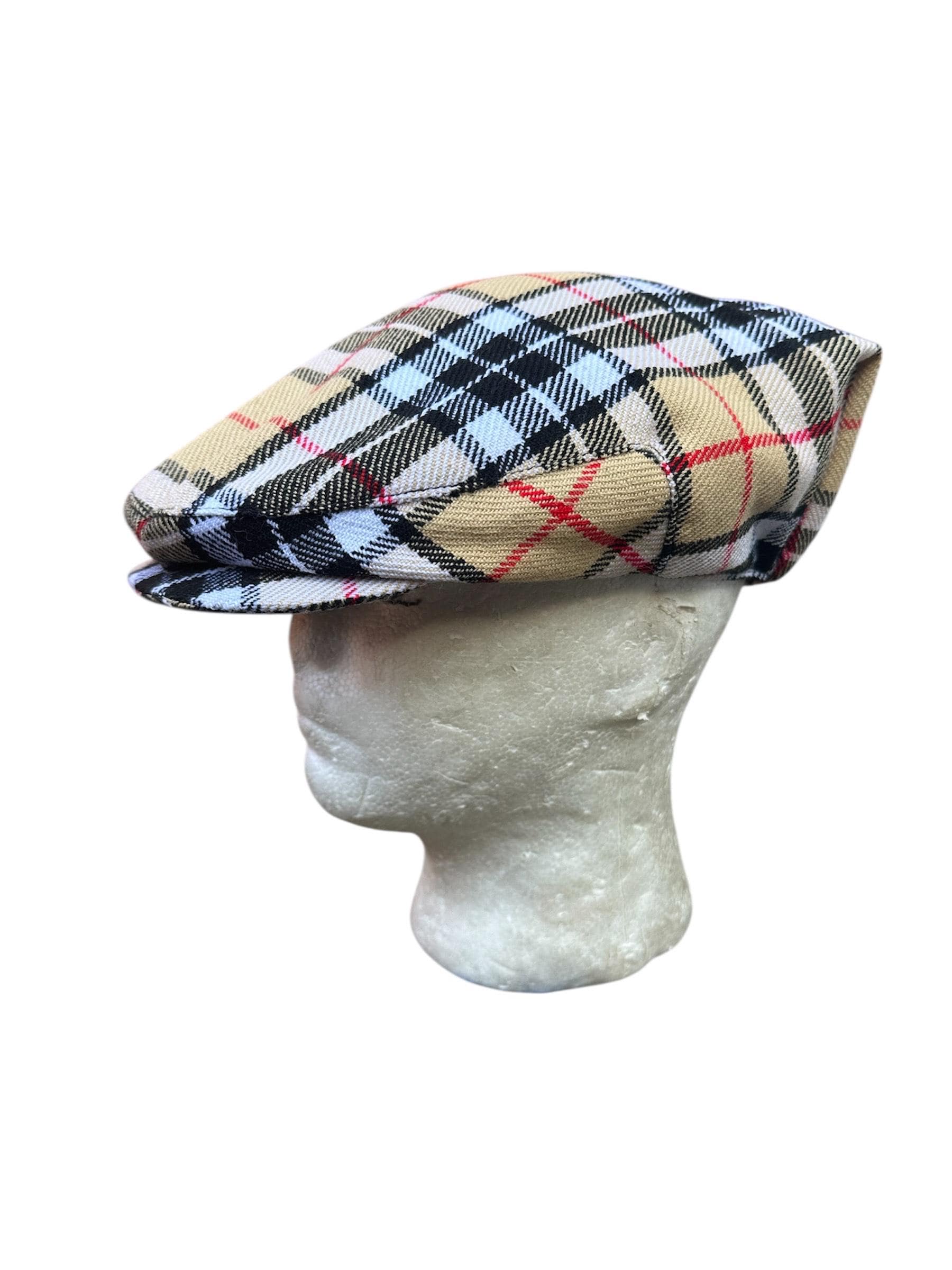 Burberry Black Velvet Cap with Plaid Lining Burberry English Wool Cap Beige - Traclet Reference: 19192  main image 3