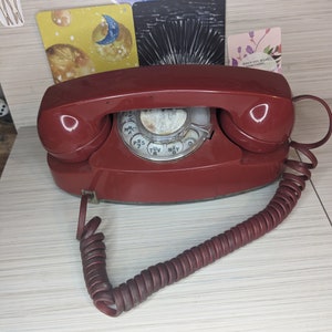 Vintage Red Princess Telephone.