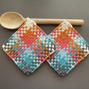 Handmade Loomed Potholder Set 2– Artisan Teacher Appreciation Gift – Colorful Kitchen Décor –Thick Cotton Oven Mitts, Trivet, Hot Pads