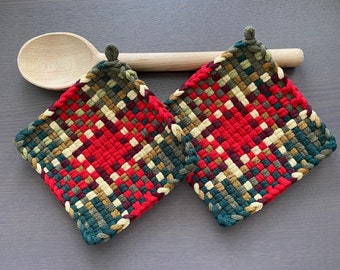 Christmas Holiday Artisan Potholders -Set of 2- Classic Red & Green Woven Cotton Loom Oven Mitt Trivet Hot Pads Kitchen Decor- Handmade Gift