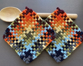 Handmade Loomed Potholder Set of 2– Artisan Gift – Rainbow - Fall Autumn Colorful Kitchen Décor –Thick Cotton Oven Mitts, Trivet, Hot Pads