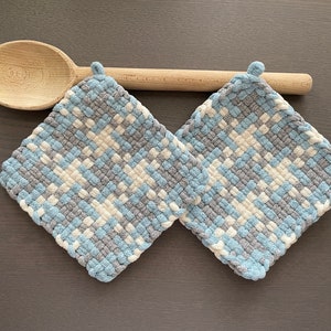 Aspen — Handmade Loomed Potholder Set of 2 — Artisan Gift — Ice Blue, Silver White Kitchen Décor — Thick Cotton Oven Mitts, Trivet, Hot Pads