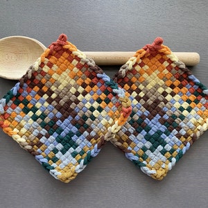 Yosemite — Handmade Loomed Potholder Set 2 — Artisan Gift — Rustic Country Folk Colorful Kitchen Décor — Thick Cotton Oven, Trivet, Hot Pads