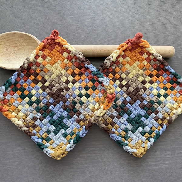 Yosemite — Handmade Loomed Potholder Set 2 — Artisan Gift — Rustic Country Folk Colorful Kitchen Décor — Thick Cotton Oven, Trivet, Hot Pads