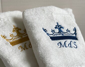White Bath towel set initials crown / Monogrammed luxury towels / Gold antique embroidery