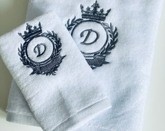 White Bath towel set initials crown / Monogrammed luxury towels / Gold antique embroidery