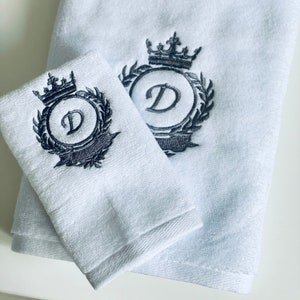 White Bath towel set initials crown / Monogrammed luxury towels / Gold antique embroidery image 1