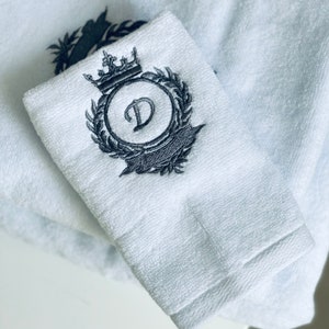 White Bath towel set initials crown / Monogrammed luxury towels / Gold antique embroidery image 4