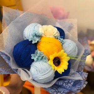 Bouquet di fiori in filato blu polvere, regalo di ringraziamento, regalo di mi manchi, regalo di nozze, regalo per donna