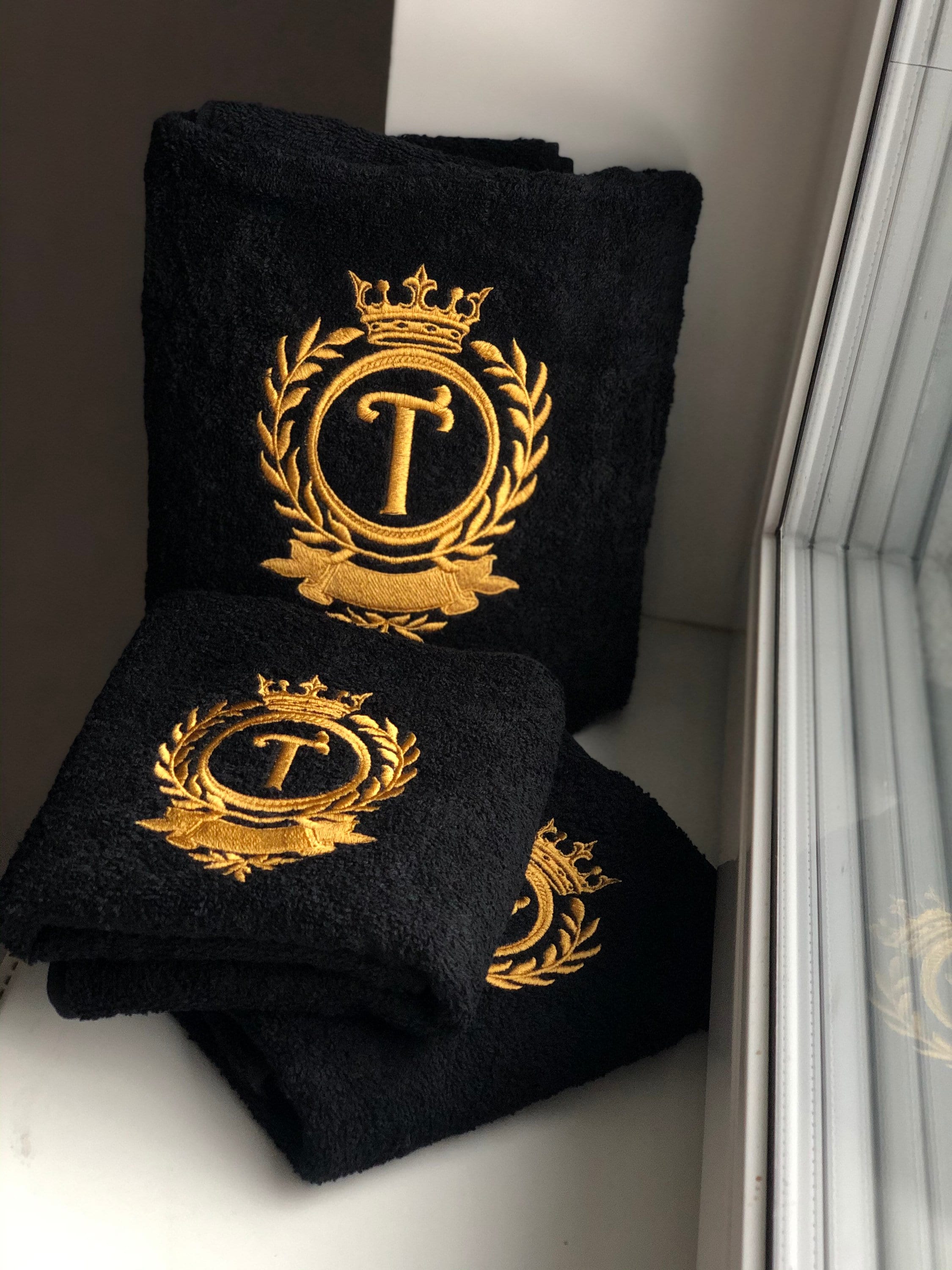 Black Bathroom Towel Set, Gold Antique Crown Custom Embroidery, Monogram Hand  Towels, Personalise, Personalize 