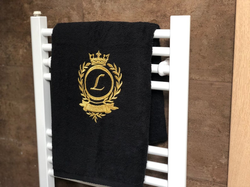 Big Logo Reel Towel - Black