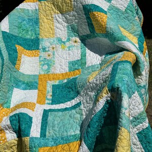 Lotsa Dots quilted throw