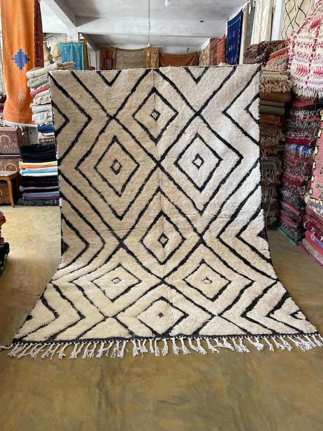 Tapis Berbère Beni Ourain Fait Main – 6.5x9.5 Ft – Laine Blanc Cassé – Marocain Moderne