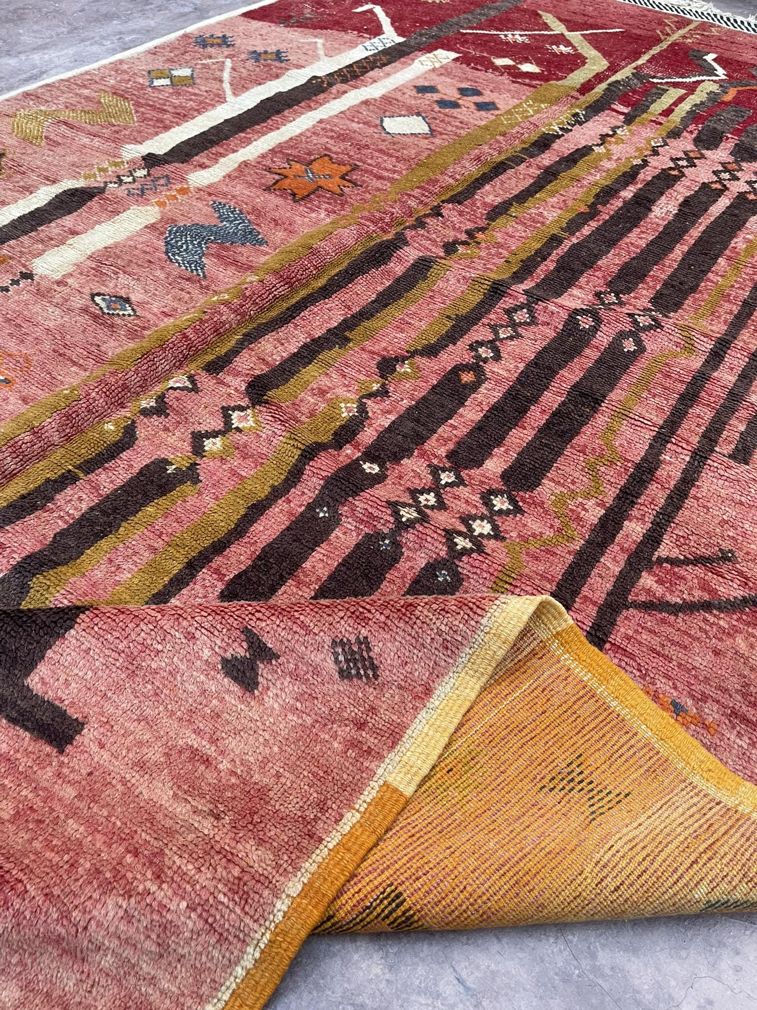 Grand Tapis Berbère Vintage Marocain Fait Main - Laine Authentique 5.5x9.5 Ft