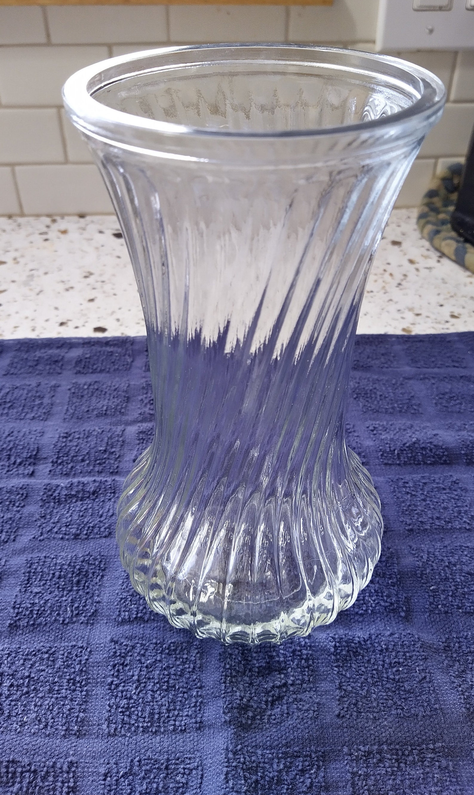 Vintage Hoosier Glass 40824090 Glass Vase 8 1/2 Spiral Ribbed Etsy