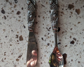 Vintage Vine and Grape Filigree Butter/Chesse spreader and condiment spoon set.