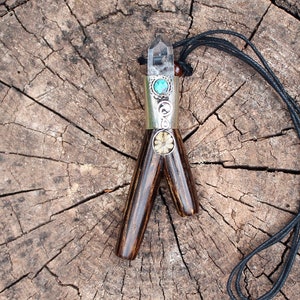 Necklace CHONTA KURIPE Self Applicator | With a Peruvian Turquoise Stone, an Aya Vine Piece & a Clear Quartz