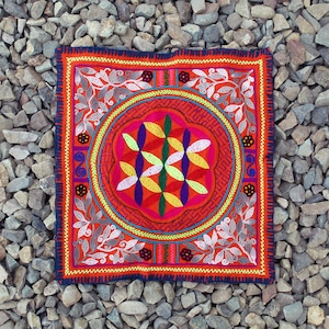 Egg of Life & Chakruna Pattern Shipibo Embroidery | Altar Cloth made by Shipibo Women from Pucallpa, Peru | Made of Cotton | 40 cm x 38 cm