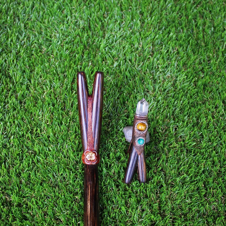 SET TEPI & KURIPE | Double Nostril | Made of Chonta Wood | With Peruvian Turquoise, Aya Vine, Tiger Eye, Crystal Quartz | From Cusco - Peru