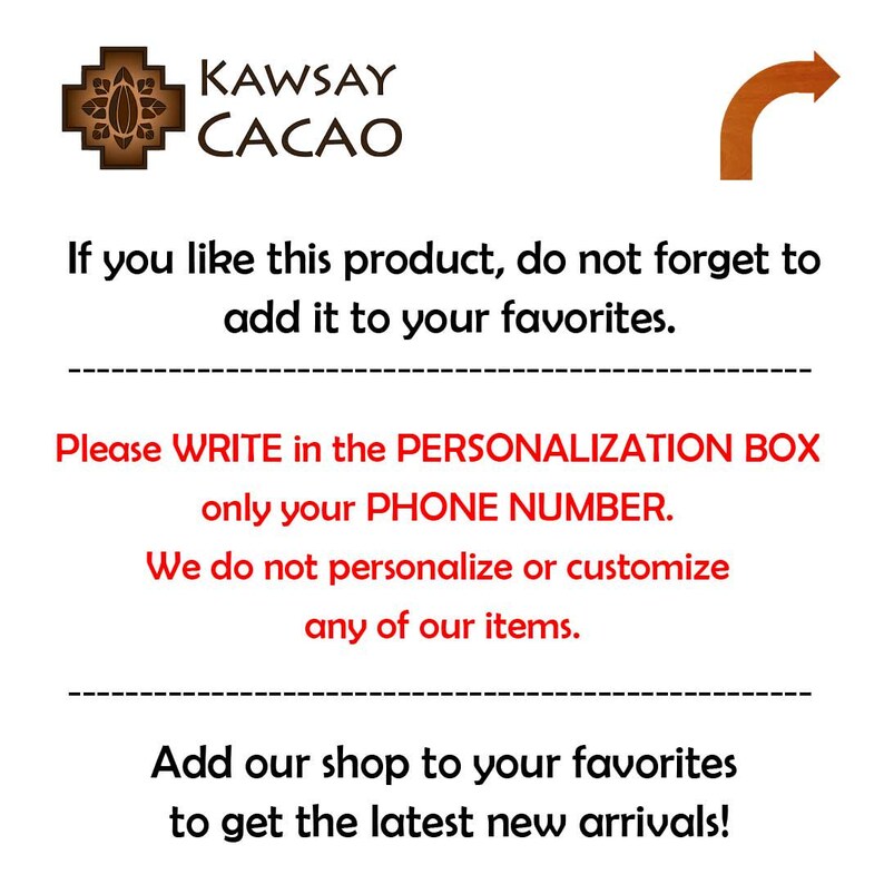 Puede incluir: El logotipo de KAWSAY CACAO se muestra en la parte superior izquierda, con un dise&ntilde;o de vaina de cacao marr&oacute;n. La imagen incluye texto que dice: "Si te gusta este producto, no olvides agregarlo a tus favoritos" y "&iexcl;Agrega nuestra tienda a tus favoritos para obtener las &uacute;ltimas novedades!"