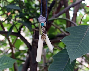 Necklace BONE KURIPE Self Applicator | With an Aya Vine Piece, a Peruvian Turquoise Stone & an Amethyst Piece