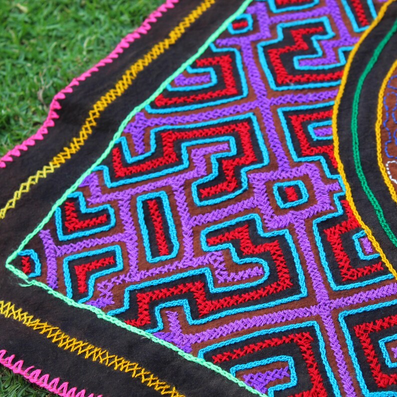 Kambo Alter Shipibo Handmade Embroidered Altar Cloth, Snakes & Kené Pattern, 74 Cm ...