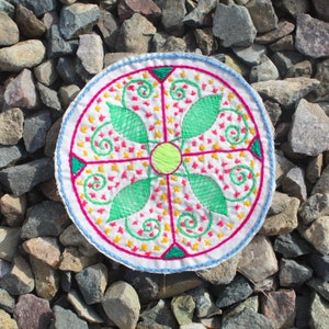 Rainforest Flower, 4 Elements & Stars Pattern Shipibo Embroidery | Altar Patch made by Shipibo Women from Pucallpa, Peru | 16.5 cm diameter
