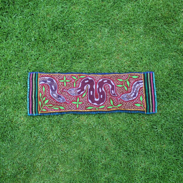 Snakes, Chakruna & Kené Pattern Shipibo Embroidery | Altar Cloth Hand-dyed made by Shipibo Women from Pucallpa, Peru | 68 cm x 23 cm